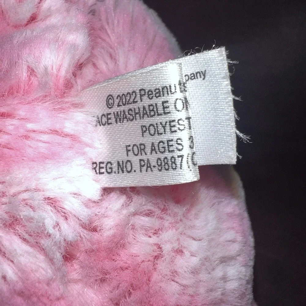 2022 Snoopy Cedar Fair Peanuts Worldwide Pink Plush 12